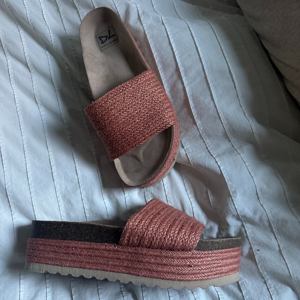 Palm Desert Casual Wedge